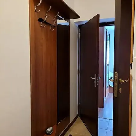 Capitating 1 Bed At Park View Complex